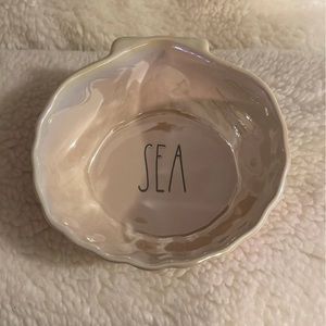 Rae Dunn SEA shell serving bowl